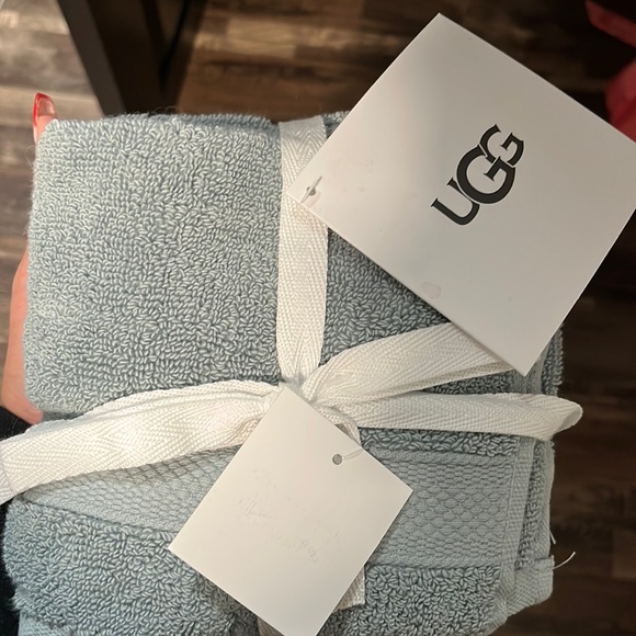 UGG Bath Ugg Wash Towels 2 Poshmark